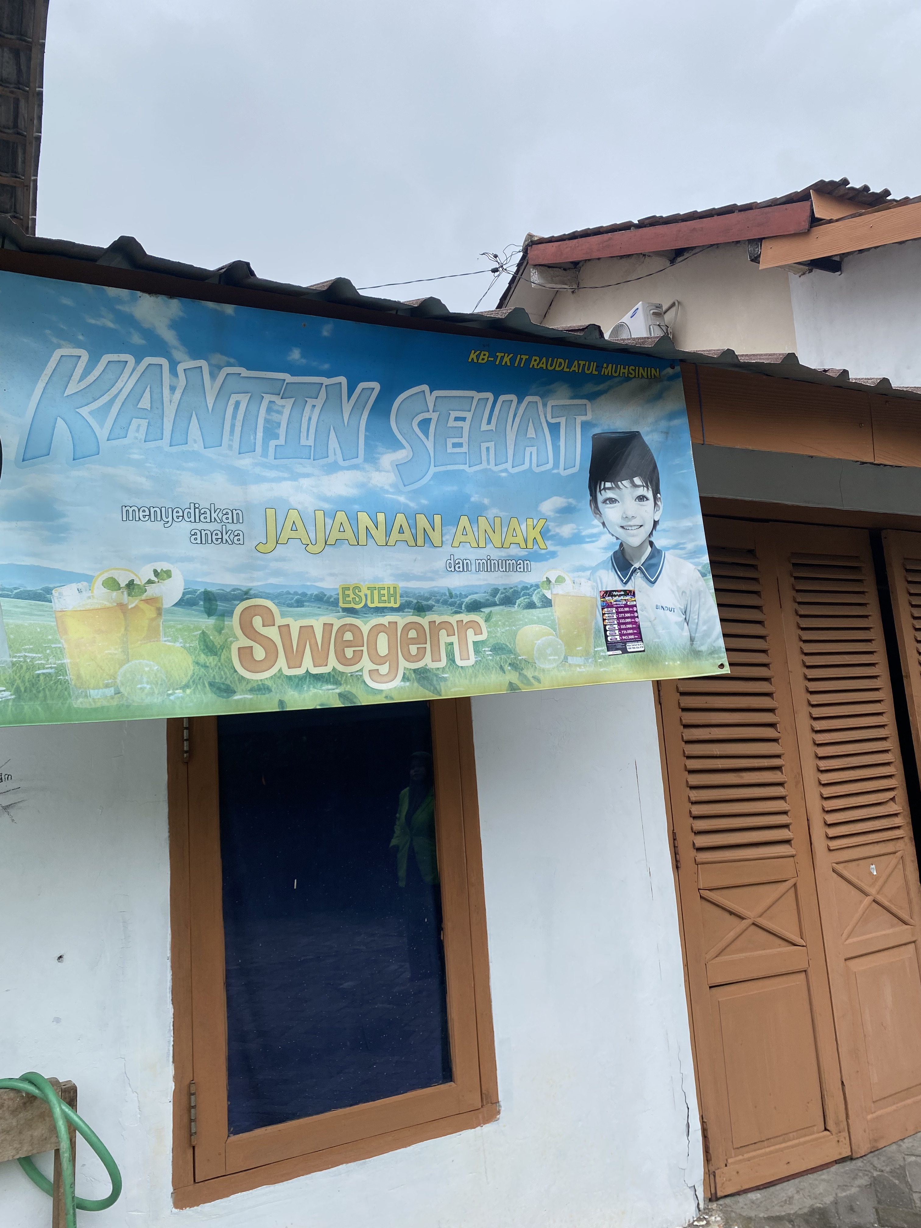 Kantin sekolah - Foto 1